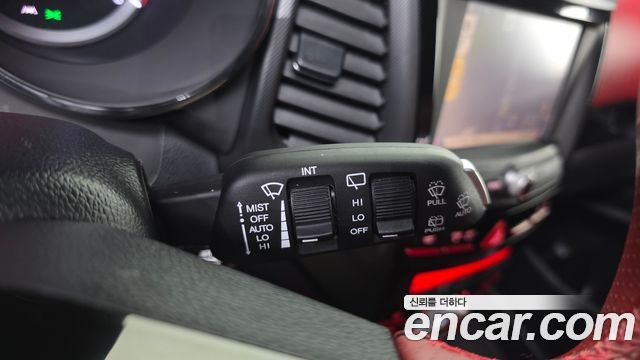 KG Mobility (SsangYong) Tivoli LX 2WD 2017 — фото 30