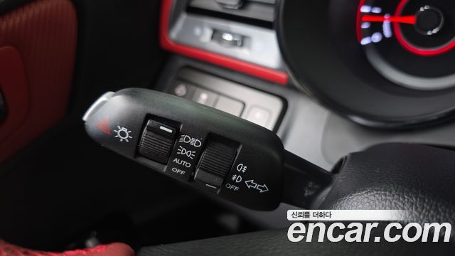 KG Mobility (SsangYong) Tivoli LX 2WD 2017 — фото 32