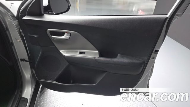 Kia Niro Plus Air (Taxi Trim) 2023 — фото 24