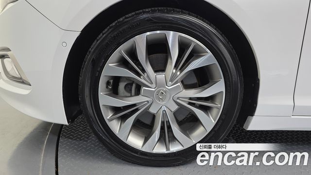 Hyundai Sonata (LF) 2.0 Premium Special 2016 — фото 5