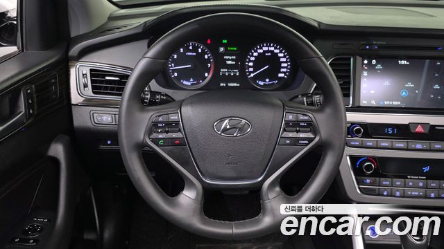 Hyundai Sonata (LF) 2.0 Premium Special 2016 — фото 14