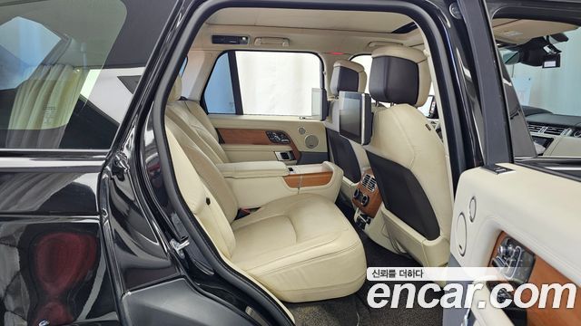 Land Rover Range Rover (IV) 4.4 SDV8 AB DIESEL 2018 — фото 11