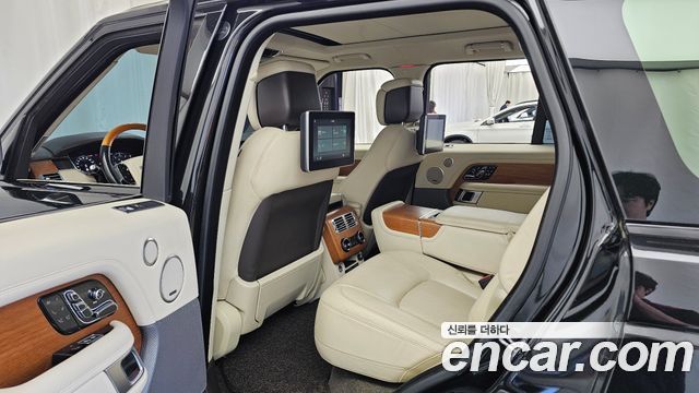 Land Rover Range Rover (IV) 4.4 SDV8 AB DIESEL 2018 — фото 12