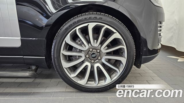 Land Rover Range Rover (IV) 4.4 SDV8 AB DIESEL 2018 — фото 21