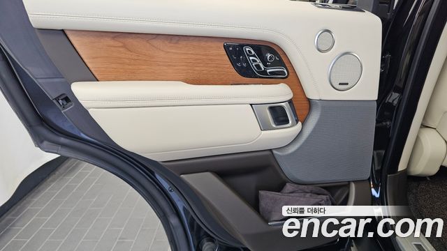 Land Rover Range Rover (IV) 4.4 SDV8 AB DIESEL 2018 — фото 25