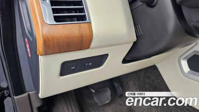 Land Rover Range Rover (IV) 4.4 SDV8 AB DIESEL 2018 — фото 30