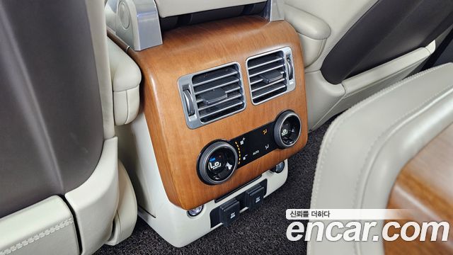Land Rover Range Rover (IV) 4.4 SDV8 AB DIESEL 2018 — фото 33