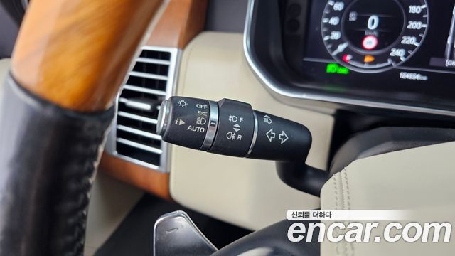 Land Rover Range Rover (IV) 4.4 SDV8 AB DIESEL 2018 — фото 35