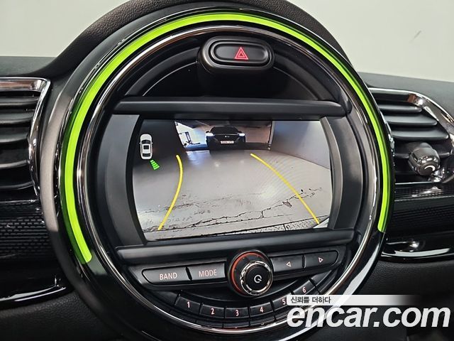 MINI Cooper Clubman Standard 2nd 2016 — фото 19