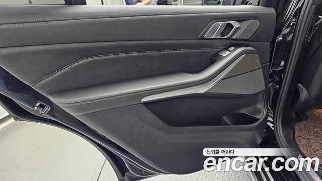 BMW X7 (G07) xDrive 40i Design Pure Excellence 7-Seater 2023 — фото 25