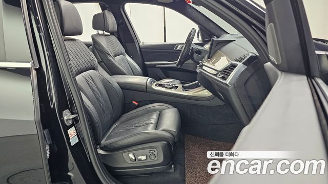 BMW X7 (G07) xDrive 40i Design Pure Excellence 7-Seater 2023 — фото 26