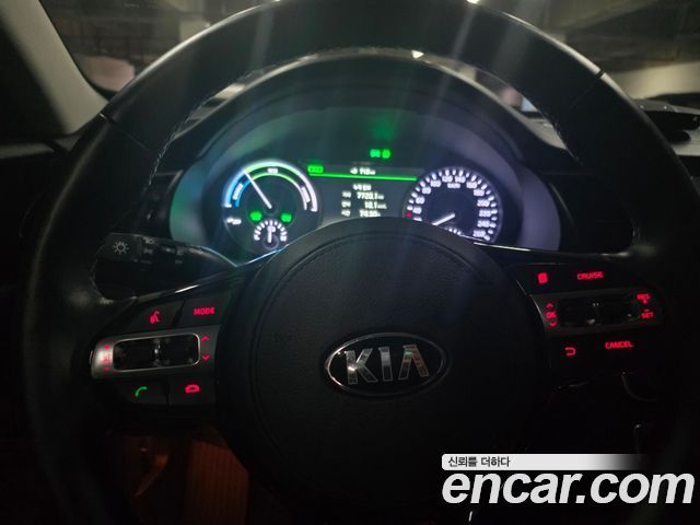 Kia K7 Hybrid Prestige 2017 — фото 9
