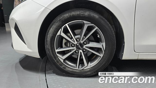 Kia K3 (II) 1.6 Prestige 2023 — фото 5