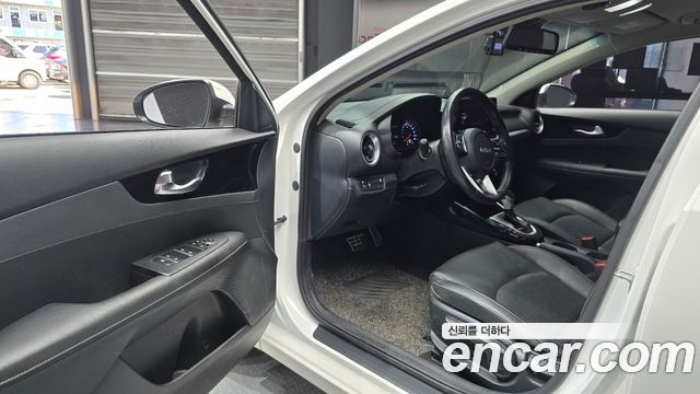 Kia K3 (II) 1.6 Prestige 2023 — фото 10