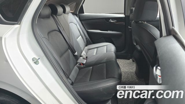 Kia K3 (II) 1.6 Prestige 2023 — фото 15