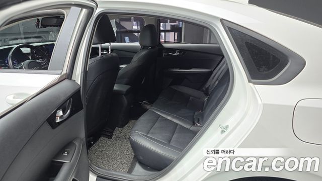 Kia K3 (II) 1.6 Prestige 2023 — фото 16
