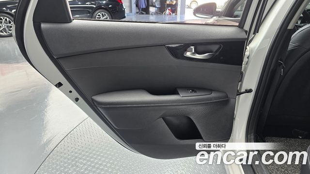 Kia K3 (II) 1.6 Prestige 2023 — фото 28