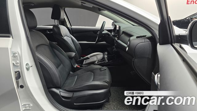 Kia K3 (II) 1.6 Prestige 2023 — фото 29