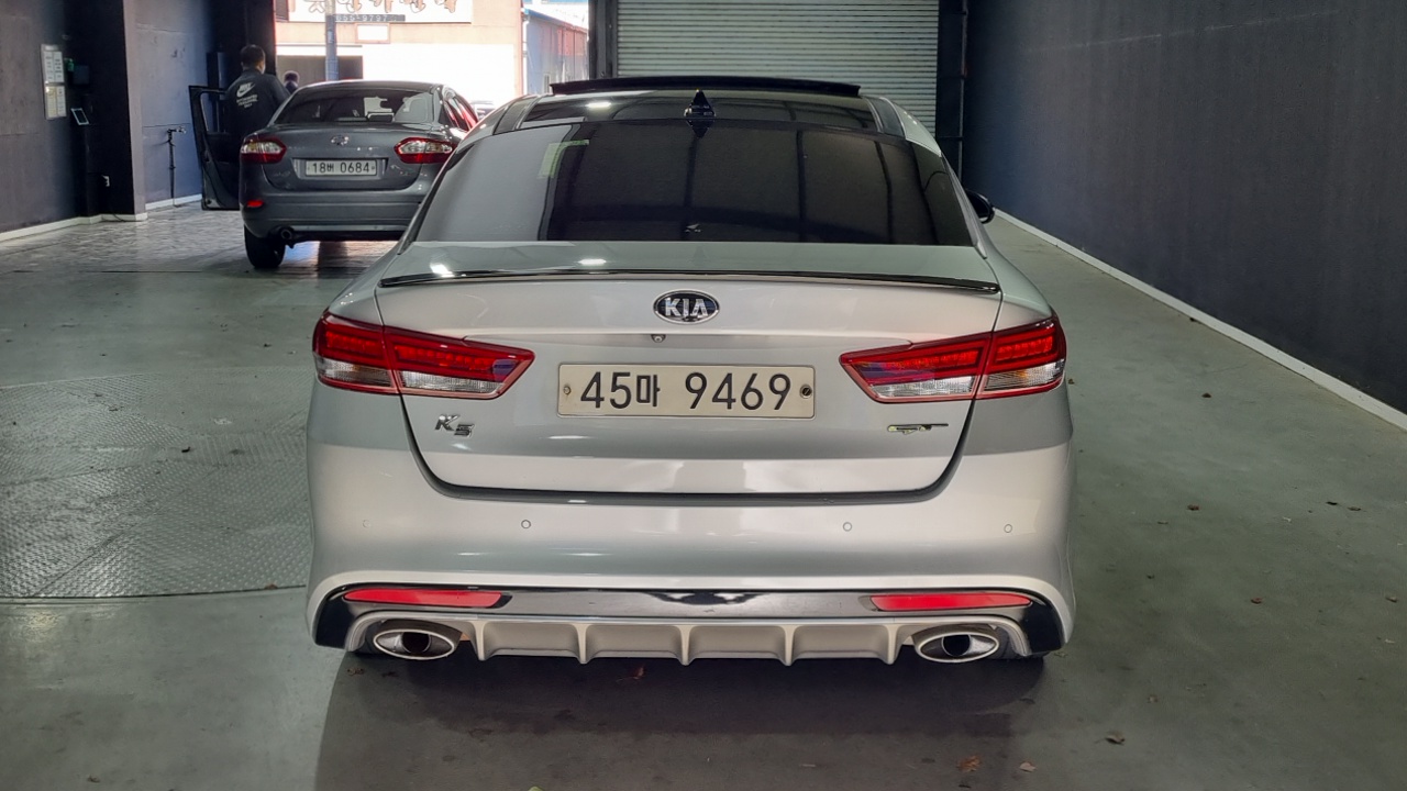 Kia K5 (II) 2.0 Turbo SX GT 2018 — фото 4