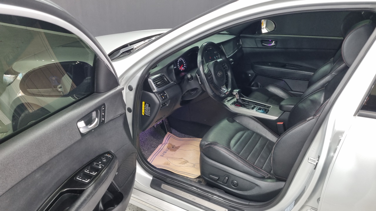 Kia K5 (II) 2.0 Turbo SX GT 2018 — фото 10