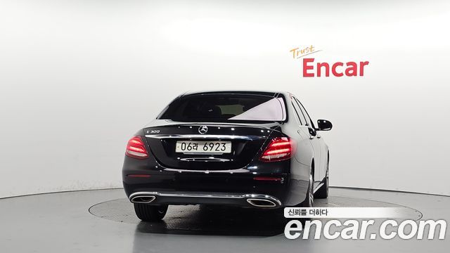 Mercedes-Benz E-Class (W213) E300 Avantgarde 2019 — фото 4