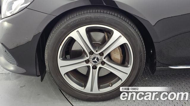 Mercedes-Benz E-Class (W213) E300 Avantgarde 2019 — фото 5