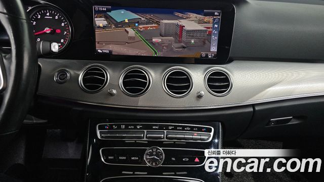 Mercedes-Benz E-Class (W213) E300 Avantgarde 2019 — фото 12