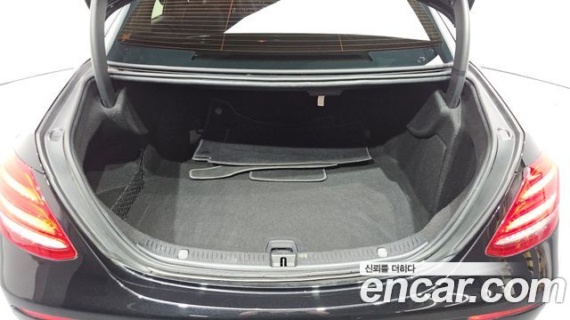 Mercedes-Benz E-Class (W213) E300 Avantgarde 2019 — фото 20