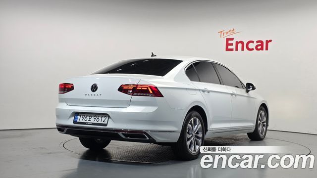 Volkswagen Passat GT (B8) 2.0 TDI Premium 2022 — фото 2