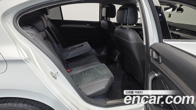 Volkswagen Passat GT (B8) 2.0 TDI Premium 2022 — фото 12