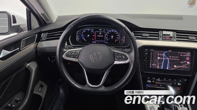 Volkswagen Passat GT (B8) 2.0 TDI Premium 2022 — фото 13