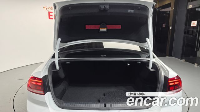 Volkswagen Passat GT (B8) 2.0 TDI Premium 2022 — фото 20