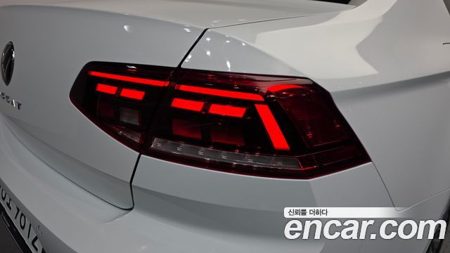 Volkswagen Passat GT (B8) 2.0 TDI Premium 2022 — фото 23