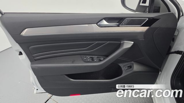 Volkswagen Passat GT (B8) 2.0 TDI Premium 2022 — фото 24