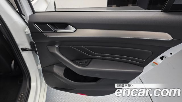 Volkswagen Passat GT (B8) 2.0 TDI Premium 2022 — фото 25