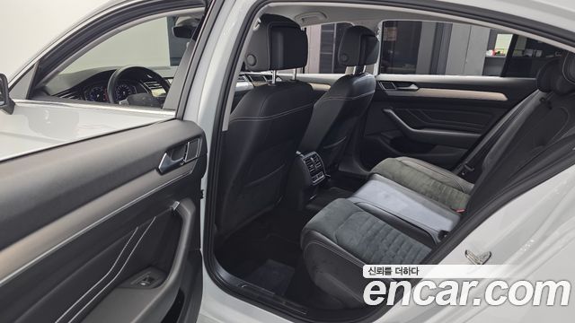 Volkswagen Passat GT (B8) 2.0 TDI Premium 2022 — фото 26