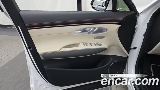 Genesis GV70 2.5T Gasoline AWD 2025 — фото 30