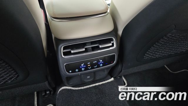 Genesis GV70 2.5T Gasoline AWD 2025 — фото 38