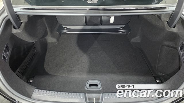Mercedes-Benz E-Class (W214) E300 4MATIC AMG Line 2025 — фото 15
