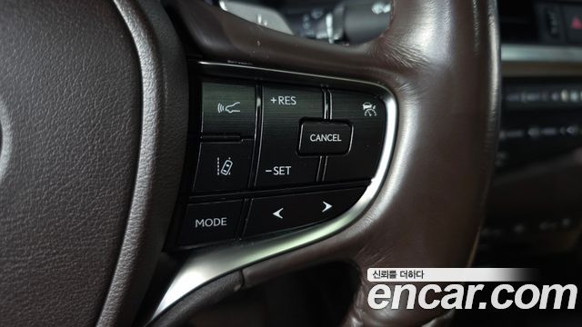 Lexus ES300h (VII) Executive 2019 — фото 16