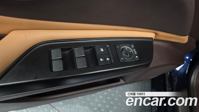 Lexus ES300h (VII) Executive 2019 — фото 29