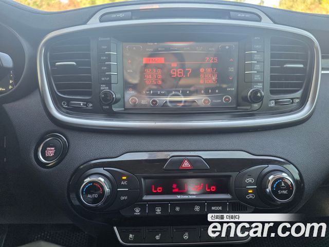 Kia Sorento Diesel 2.2 2WD Noblesse Special 2015 — фото 14