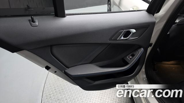 BMW 1 Series (F40) 120i M Sports 2024 — фото 25