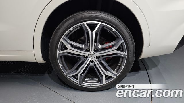 Maserati Levante 3.8 GTS AWD 2020 — фото 21
