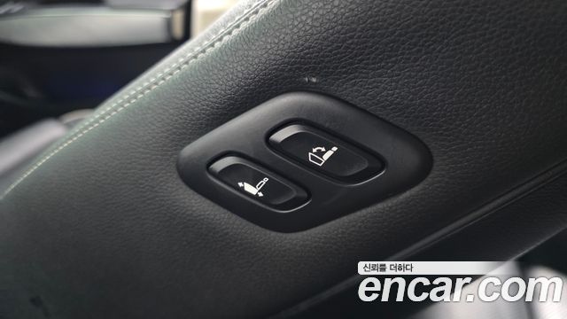 Genesis Electrified (GV70) e-AWD 2022 — фото 18
