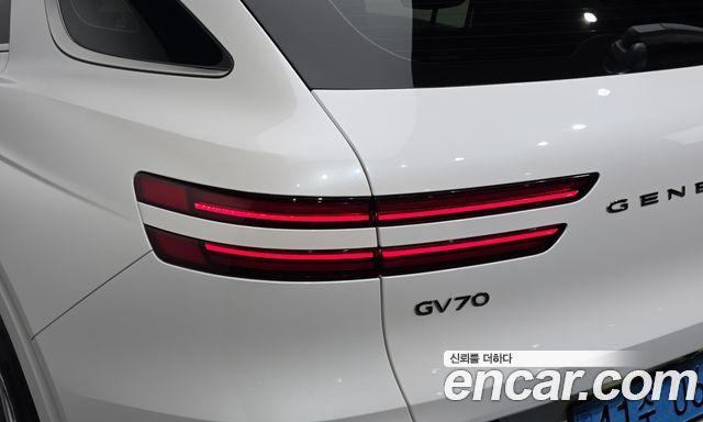 Genesis Electrified (GV70) e-AWD 2022 — фото 23