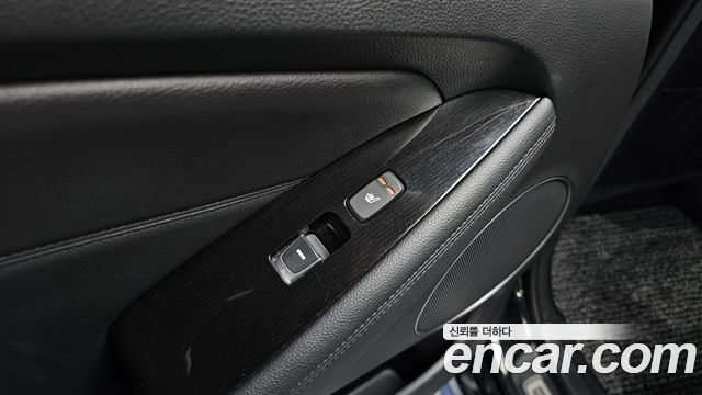 Kia K7 Hybrid 700h Prestige 2016 — фото 19