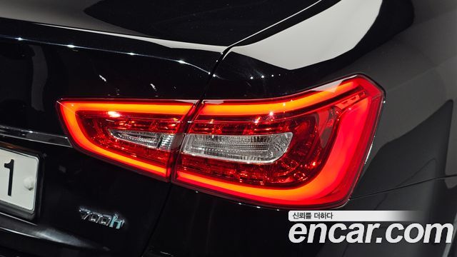 Kia K7 Hybrid 700h Prestige 2016 — фото 23