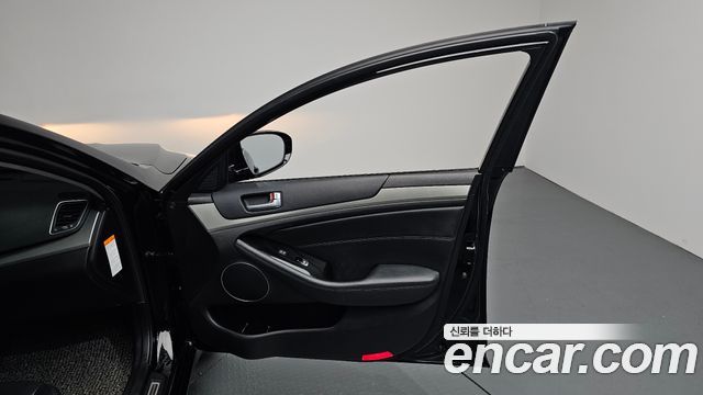 Kia K7 Hybrid 700h Prestige 2016 — фото 24