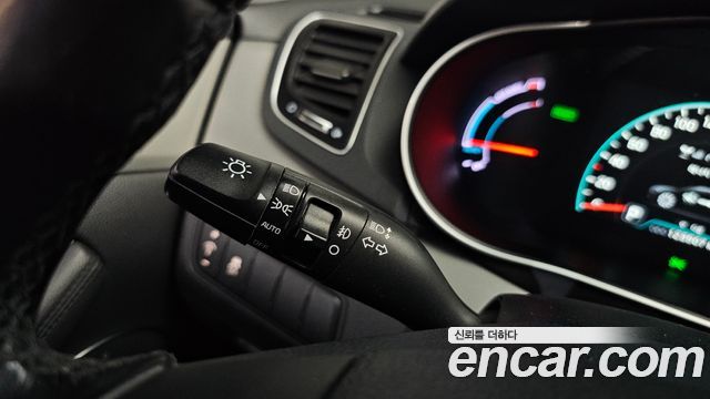 Kia K7 Hybrid 700h Prestige 2016 — фото 29